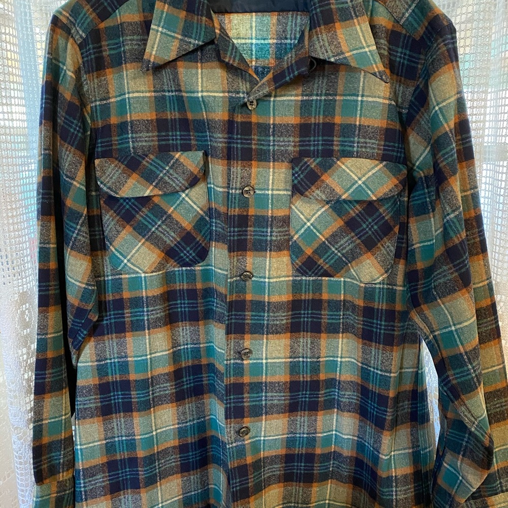 Shirt - Picture 2 of 6
